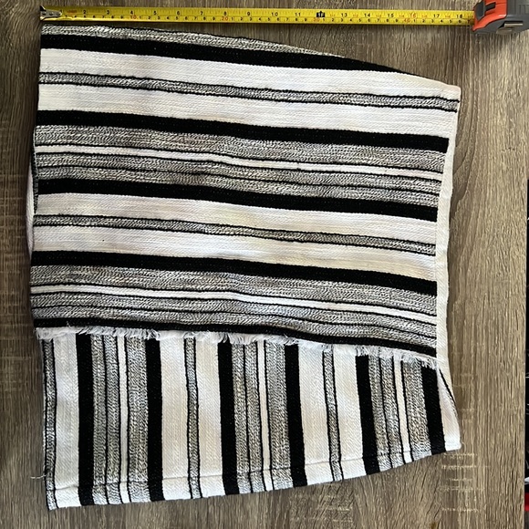 WILLOW & THREAD mini skirt - Picture 2 of 5